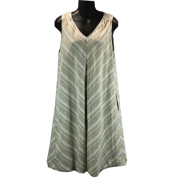 white and gold chevron dress Oscar de La Renta Chevron Virgin Wool Dress